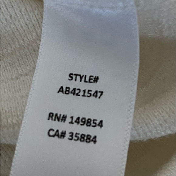 Sadie & Sage NWT puff sleeve ribbed V neck top sz S South Moon Under - Picture 8 of 8